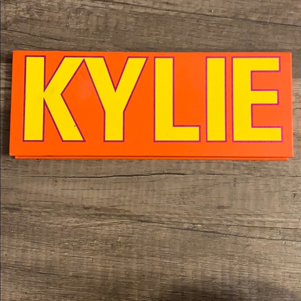 Kylie Jenner palette